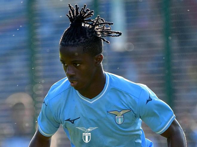 依然保持着 依然保持着