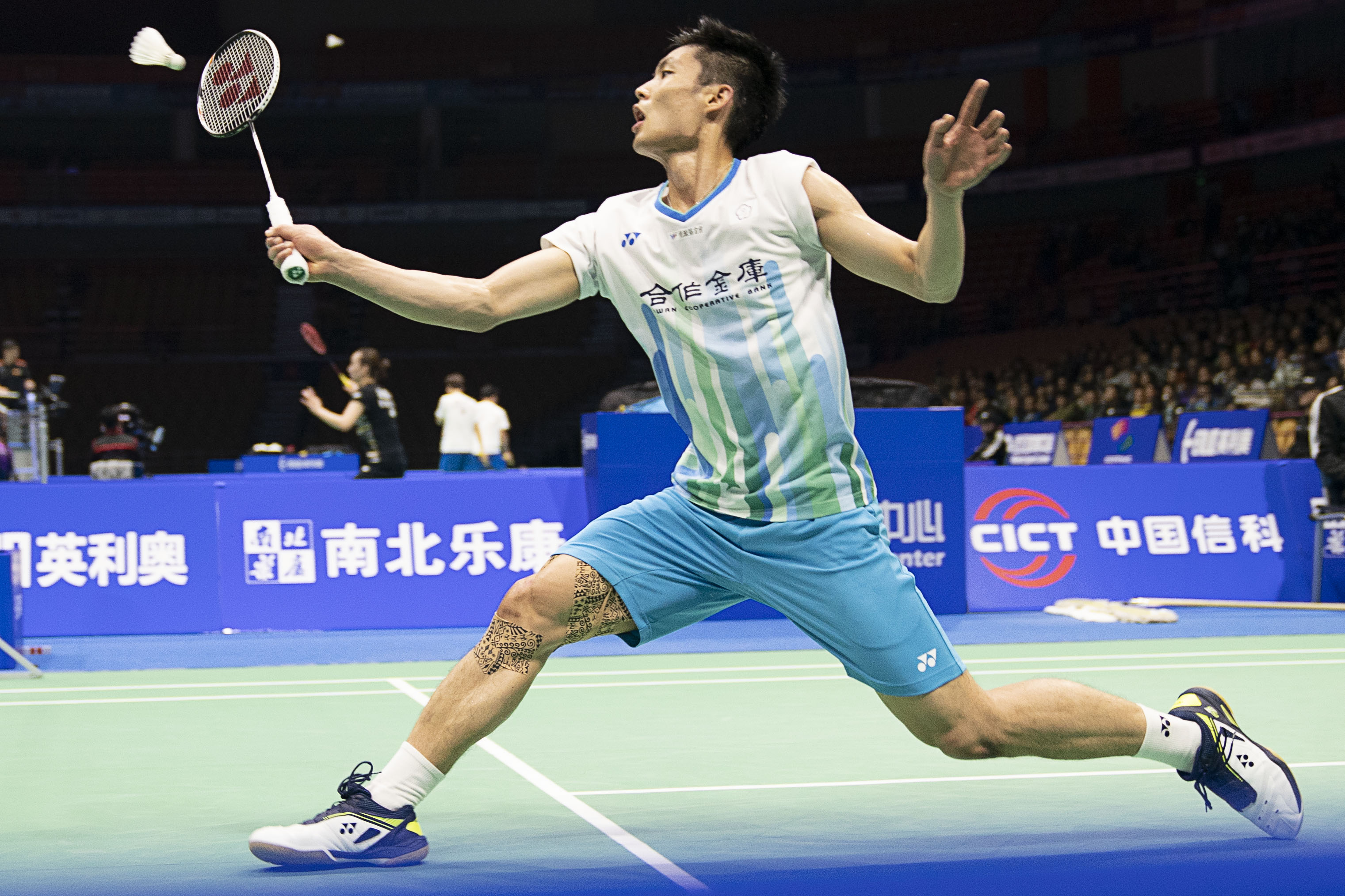 结合球队中 结合球队中